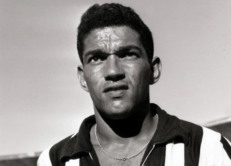 Garrincha - Top 3 danh sách cầu thủ Brazil nổi tiếng